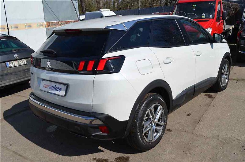 Peugeot 3008 (2019) 1,2 - fotka 4 z 18