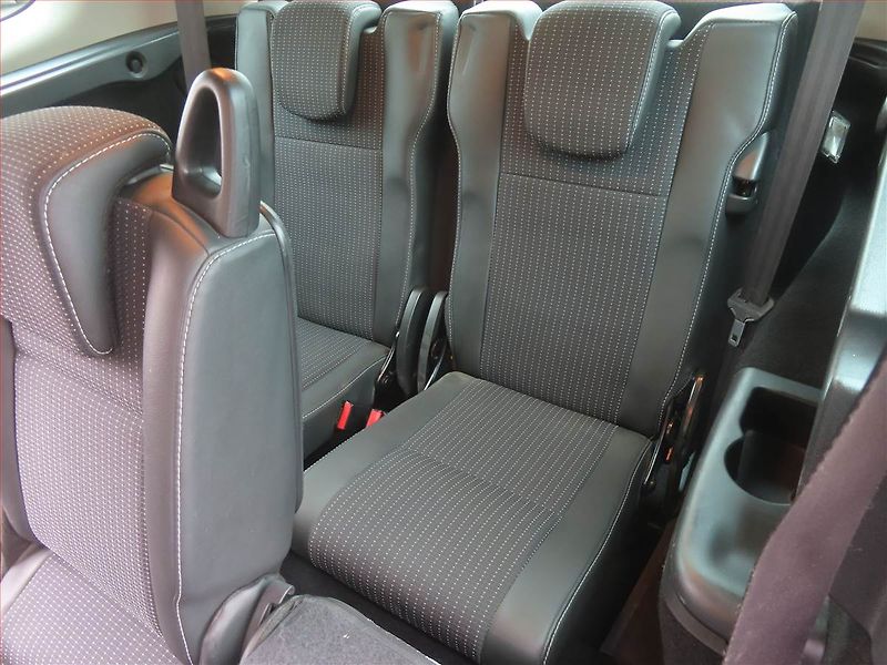 Renault Grand Scénic (2011) 1.6 dCi, 7 míst, po STK, Tažné - fotka 17 z 18