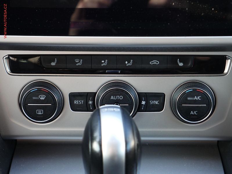 Volkswagen Passat (2018) 2.0 TDi, Comfortline, DSG - fotka 13 z 19