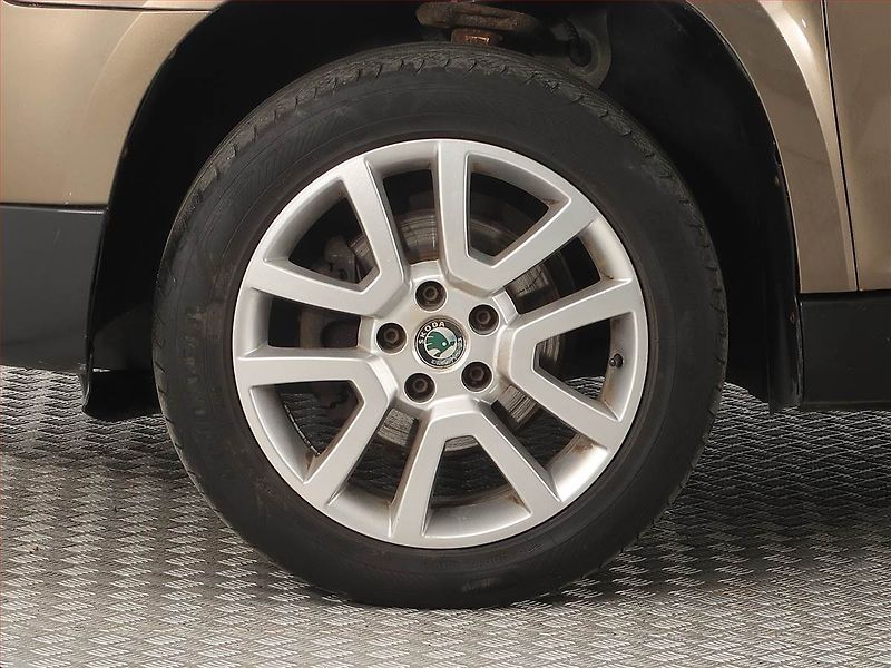 Škoda Yeti (2010) 2.0 TDI, 4X4, Tempomat - fotka 14 z 17