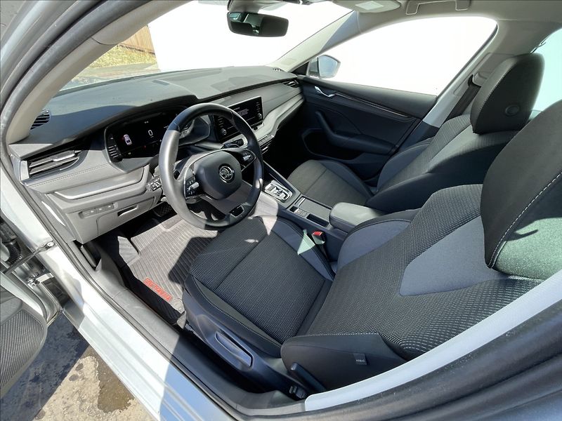 Škoda Octavia 2,0 TDI DSG Ambition Plus LED - fotka 5 z 23