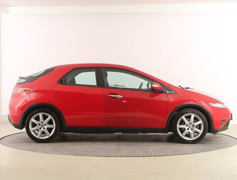 Honda Civic (2006) 1.4 i-DSI, po STK, dobrý stav - fotka 6 z 20