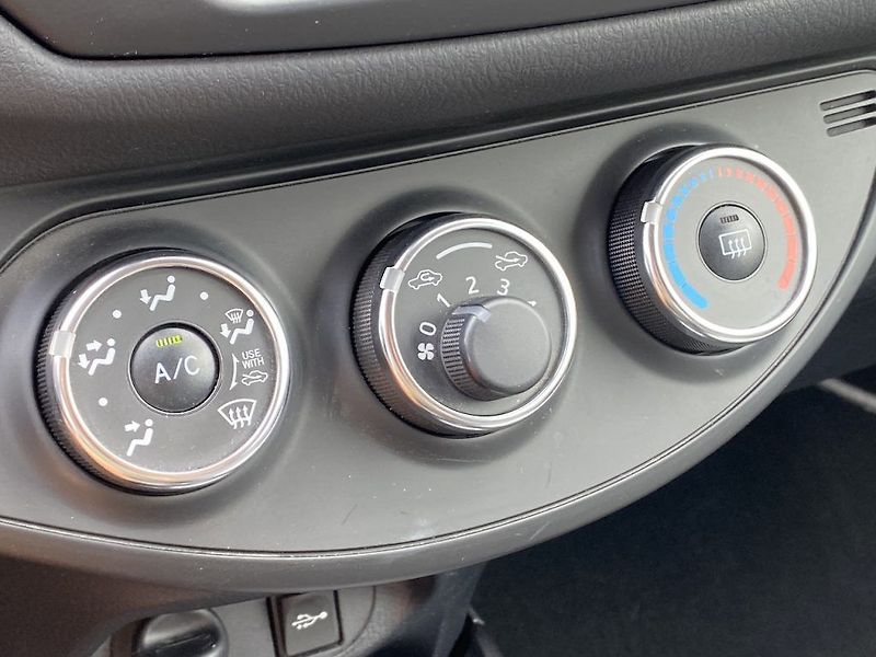 Toyota Yaris 1.5i, ČR-2m, Trend Y20, záruka - fotka 14 z 17