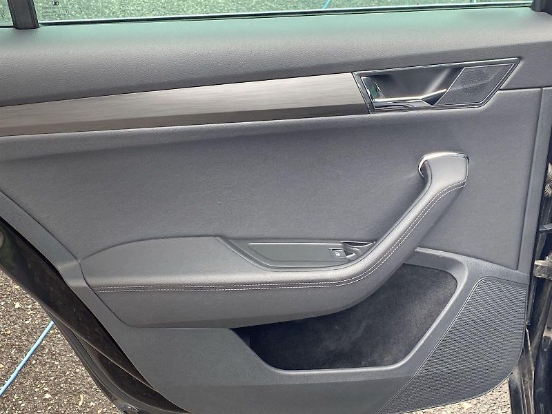 Škoda Superb (2022) 1.5 TSI Style+ - fotka 33 z 40