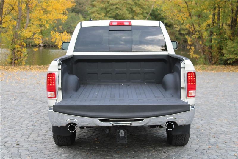 Dodge RAM 3.0L V6 EcoDIESEL / LARAMIE - fotka 9 z 43