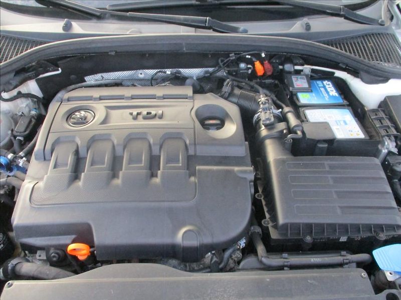 Škoda Octavia 1,6 TDI, DSG,klima,serv.kniha, - fotka 20 z 33