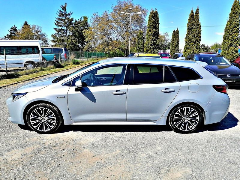Toyota Corolla (2021) 1.8 Hybrid Executive,Head-up - fotka 7 z 33