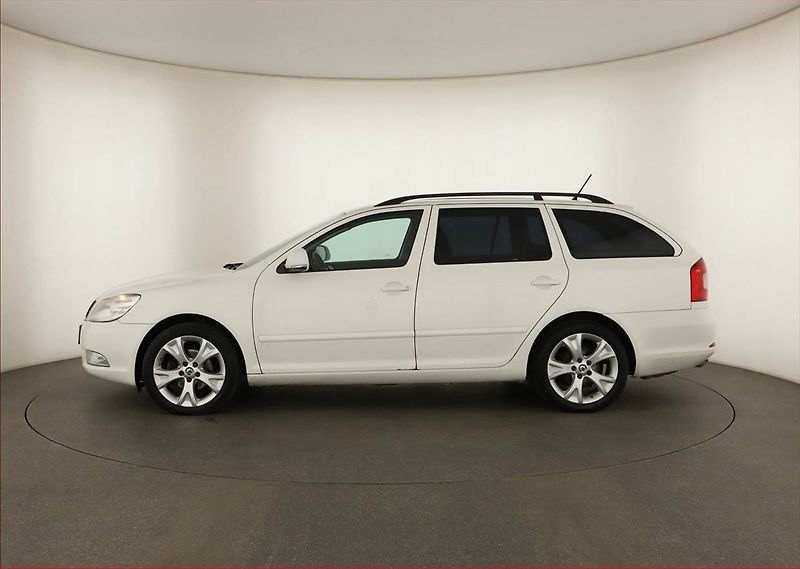 Škoda Octavia (2011) 2.0 TDI, nová STK, Tažné - fotka 3 z 12