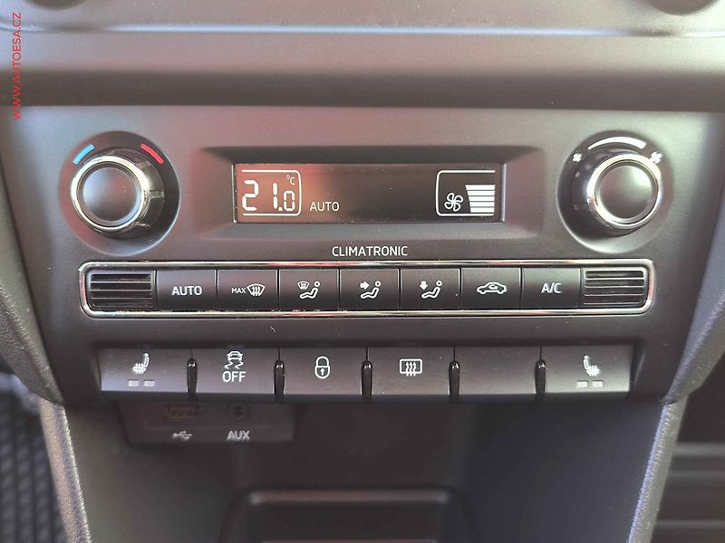 Škoda Rapid (2015) 1.2 TSI, ČR, Elegance, autoAC - fotka 12 z 16