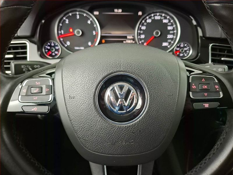 Volkswagen Touareg (2012) 3.0 TDI, 4X4, Automat - fotka 18 z 21