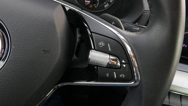 Škoda Octavia 1.5 TSI DSG Ambition - fotka 12 z 22