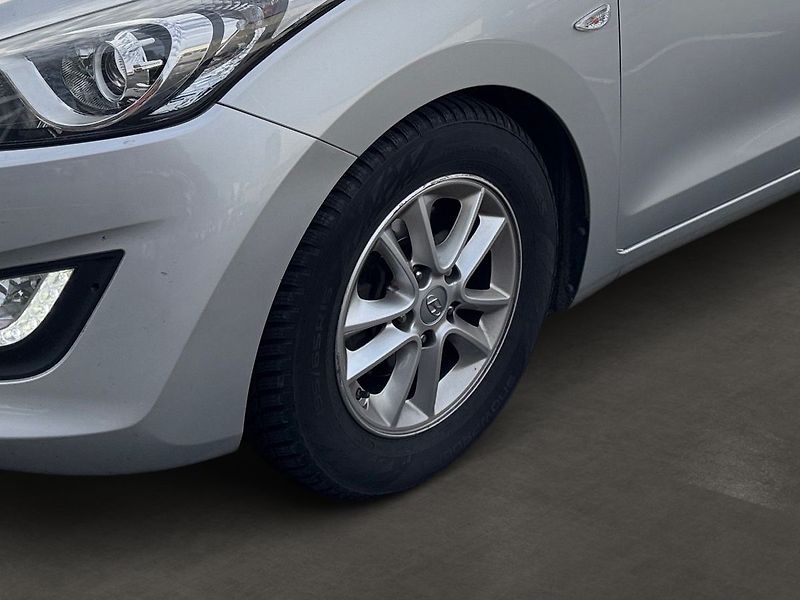 Hyundai i30 1,6  CZ TOP STAV - fotka 6 z 15