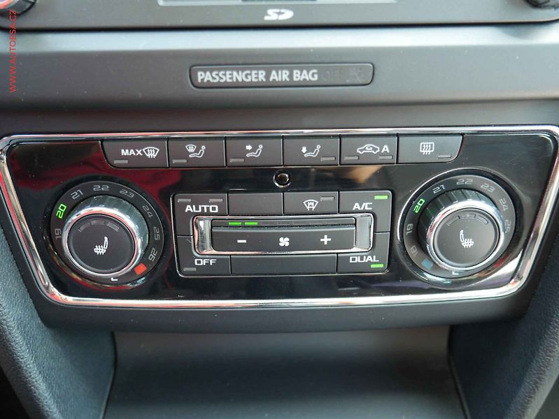 Škoda Superb (2015) 2.0TDi, Navi, bixen - fotka 19 z 26