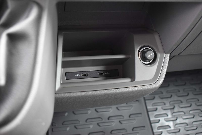 Volkswagen Crafter 2.0 TDI 103kW L2H2*CARPLAY*DPH - fotka 23 z 26
