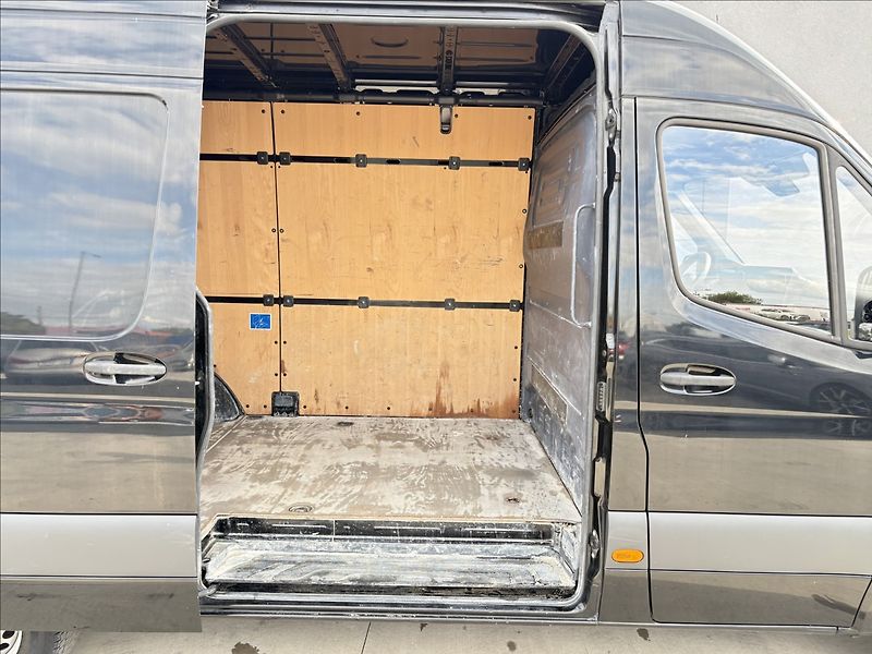 Mercedes-Benz Sprinter 2,0 - fotka 21 z 22