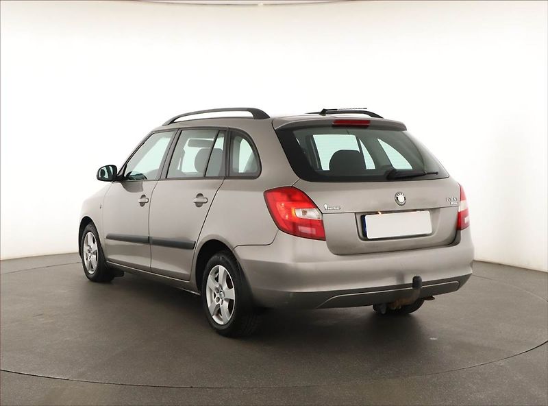 Škoda Fabia (2008) Elegance 1.2 12V, Serv.kniha - fotka 4 z 15