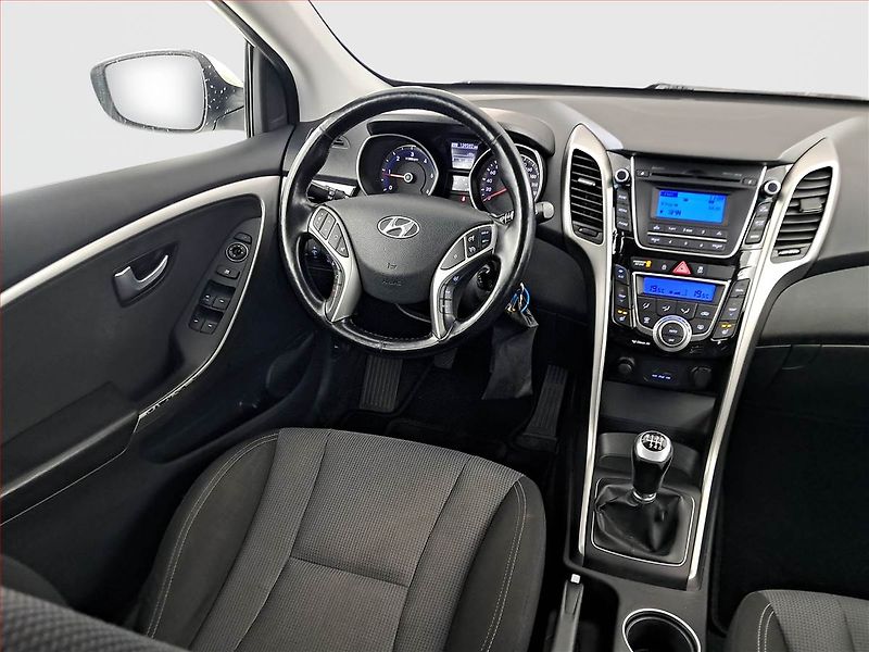 Hyundai i30 (2014) Trikolor Plus 1.6 CRDi - fotka 7 z 16