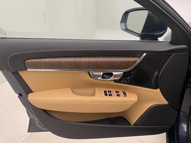 Volvo V90 B4 BRIGHT PLUS AUT REZERVACE - fotka 7 z 48