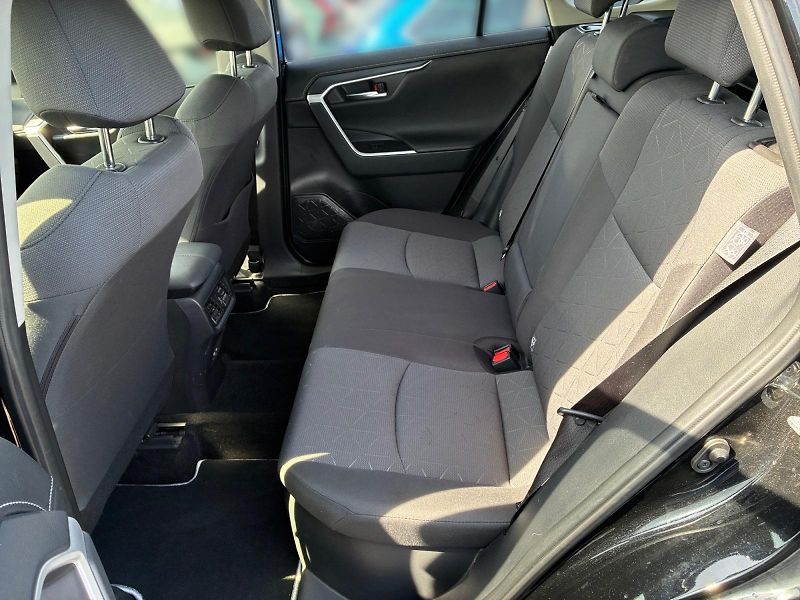 Toyota RAV4 (2023) COMFORT 2.5 HYBRID 131kW 4WD  - fotka 8 z 11
