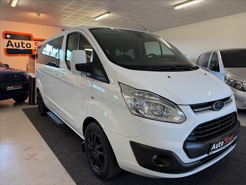 Ford Tourneo Custom 2,2 L2,Titanium, 92kW - fotka 2 z 26