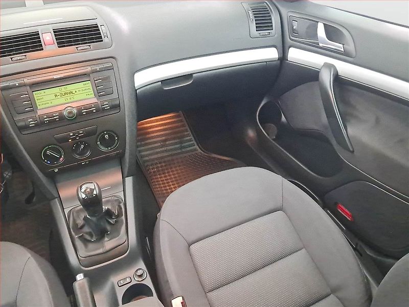 Škoda Octavia (2005) 1.6, Serv.kniha, udržované - fotka 8 z 19