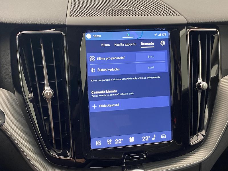 Volvo XC60 B4 AWD DARK PLUS AUT - fotka 54 z 55