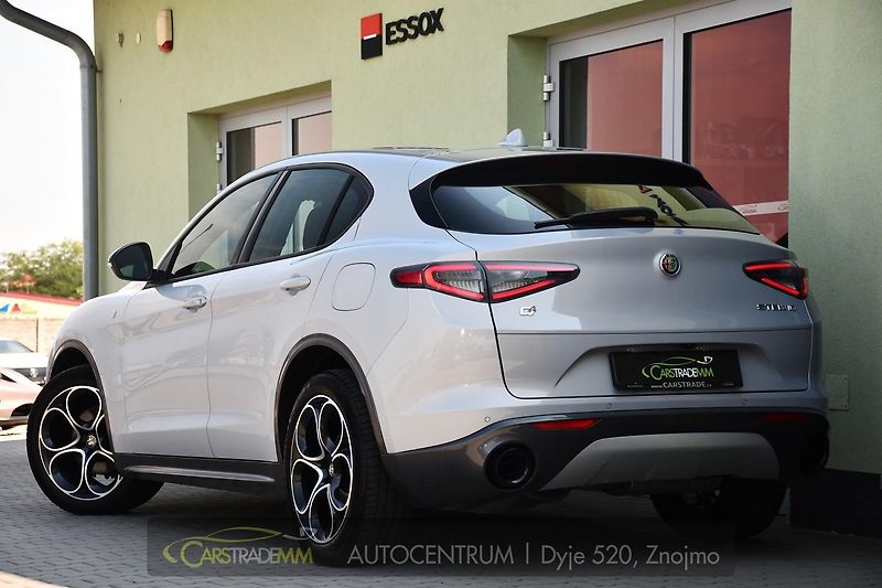 Alfa Romeo Stelvio 2,2 JTDm Q4 154kW TAŽNÉ - fotka 3 z 53