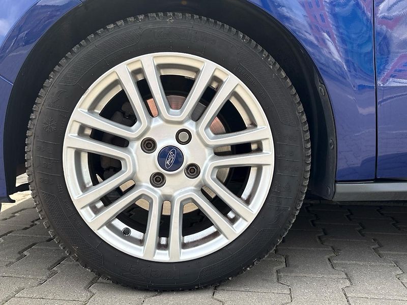 Ford Tourneo Courier (2017) 1.0 EcoBoost 74kW - fotka 31 z 34