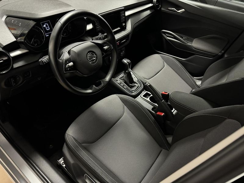 Škoda Fabia (2022) 4 Ambition 7ST Aut DSG 1MAJ ČR - fotka 23 z 36