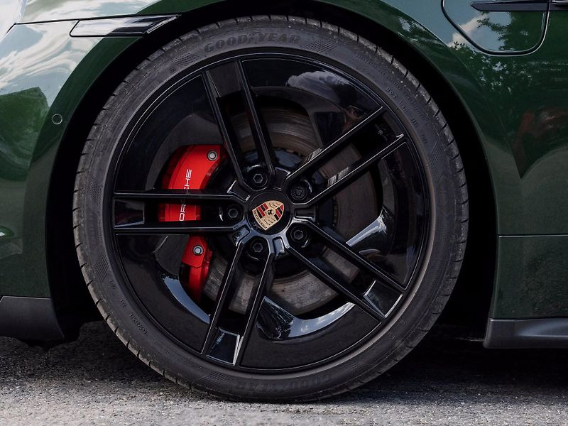 Porsche Taycan GTS Sport Turismo HuD Pano Ven - fotka 6 z 19