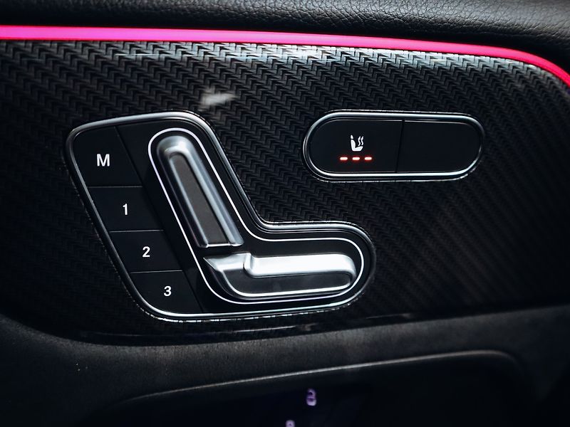 Mercedes-Benz GLB 250 4MATIC AMG - fotka 10 z 25