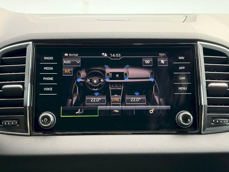 Škoda Karoq (2020) DSG 1.5 TSI / 110 kW / STYLE - fotka 31 z 35