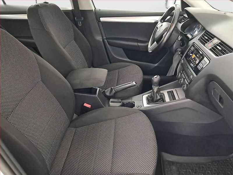 Škoda Octavia (2015) 1.2 TSI, Tempomat - fotka 9 z 16