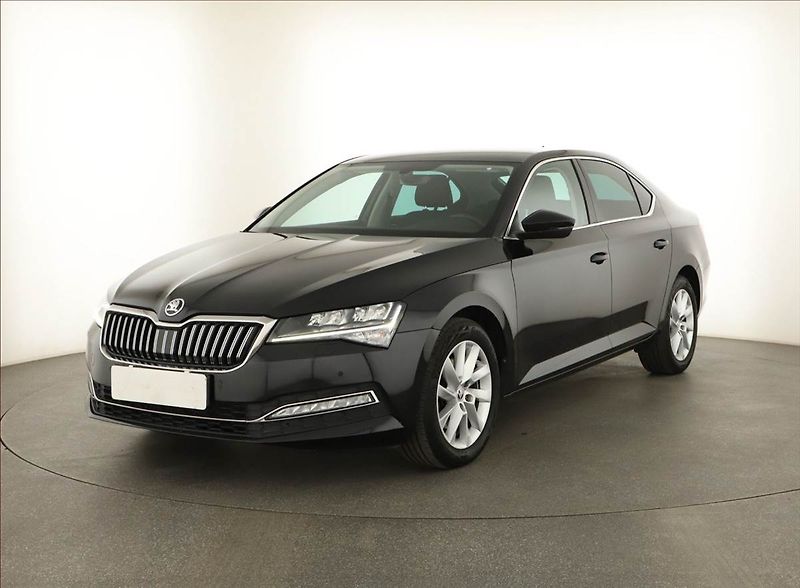 Škoda Superb (2024) Style 1.5 TSI - fotka 2 z 16