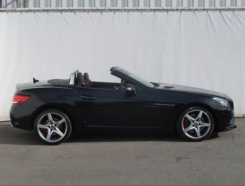Mercedes-Benz SLC (2019) 300, Automat,180KW,Full Led - fotka 6 z 23