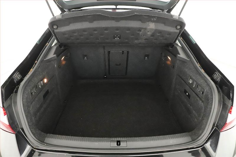 Škoda Superb (2018) 1.6 TDI, Automat, Kůže, Navi - fotka 19 z 20