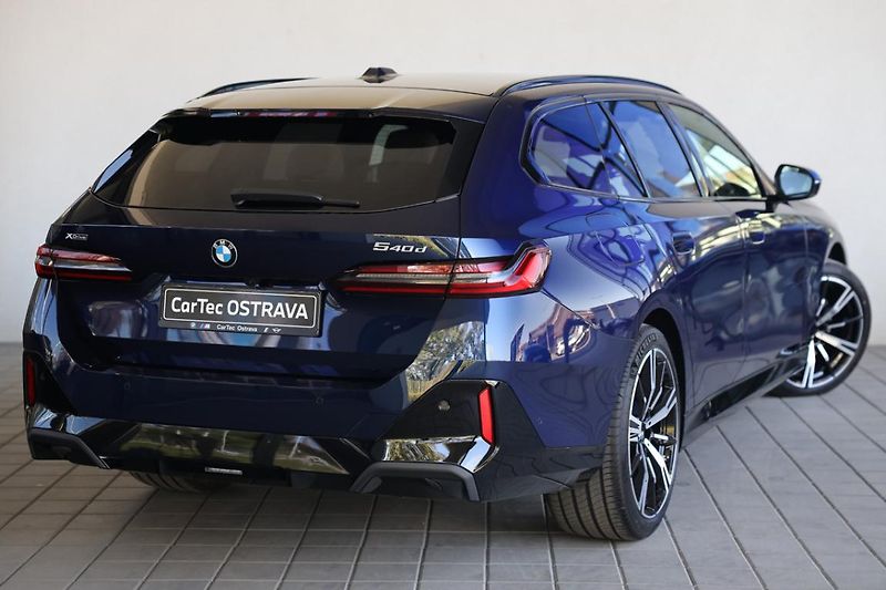 BMW Řada 5 540d xDrive Touring - fotka 3 z 18