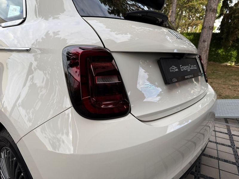 Fiat 500 LaPrima 42 kWh JBL - fotka 10 z 32
