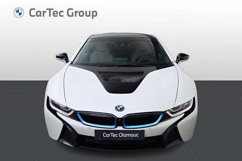 BMW i8 - fotka 2 z 15