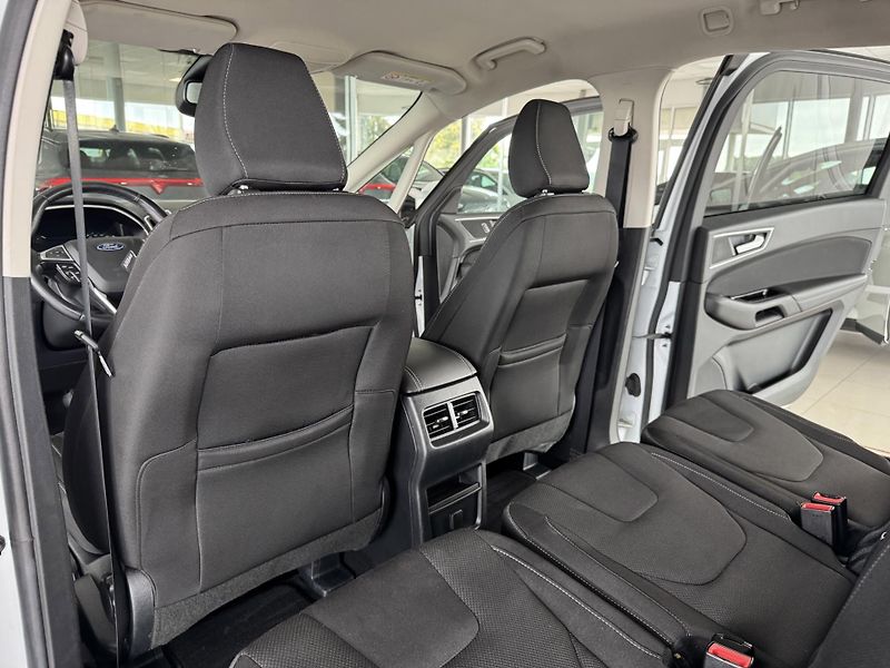 Ford S-MAX 2,0TDCi EB*140kW*AT8*REZERVACE - fotka 17 z 35