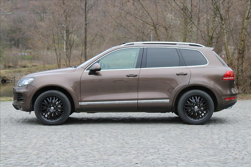 Volkswagen Touareg 3.0 TDI V6/PANOR/TAŽNÉ/NEZ.TOP - fotka 6 z 39