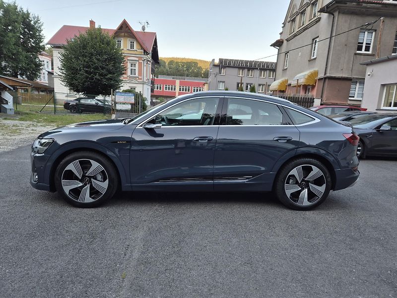 Audi e-tron SPORTBACK 300kw SOH 97,2% - fotka 6 z 45