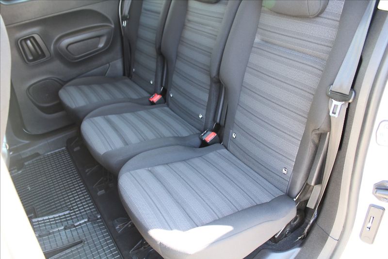 Opel Combo 1,2 T  ČR,1.MAJ,DPH,AUTOMAT - fotka 27 z 31