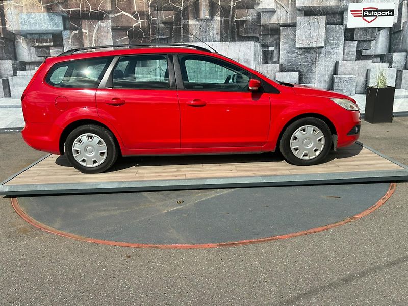 Ford Focus (2010) 1.6TDCi, 66KW, VYHŘ. SEDADLA - fotka 5 z 22