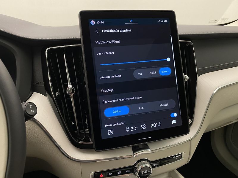 Volvo XC60 T8 AWD RECHARGE REZERVACE - fotka 54 z 66