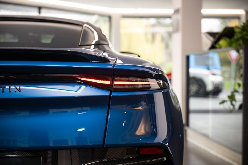 Aston Martin DBS - fotka 28 z 31