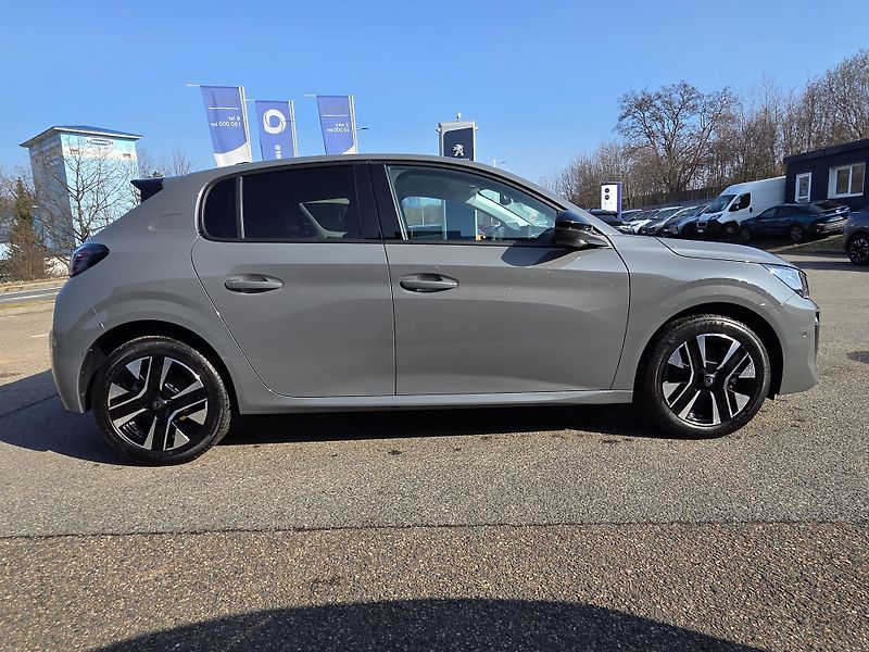 Peugeot 208 (2025)  Hybrid e-DCS 110 ALLURE - fotka 6 z 28