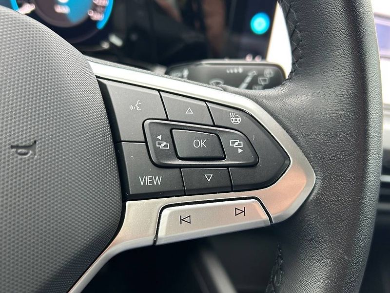 Volkswagen Golf Life 6G 1,0TSi - fotka 14 z 24