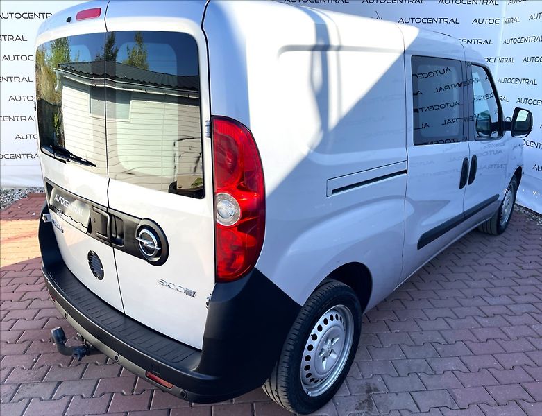 Opel Combo 1,4 i + CNG,88kW,serv.kn. - fotka 9 z 21
