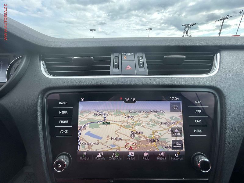 Škoda Octavia (2018) 1.4 TSI, 2.maj,ČR, autoAC - fotka 16 z 19